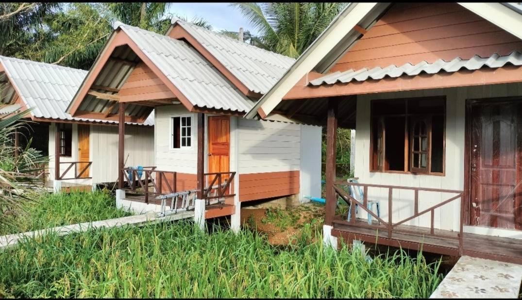 ปารมีฟาร์มสเตย์ Takuapa Exterior foto